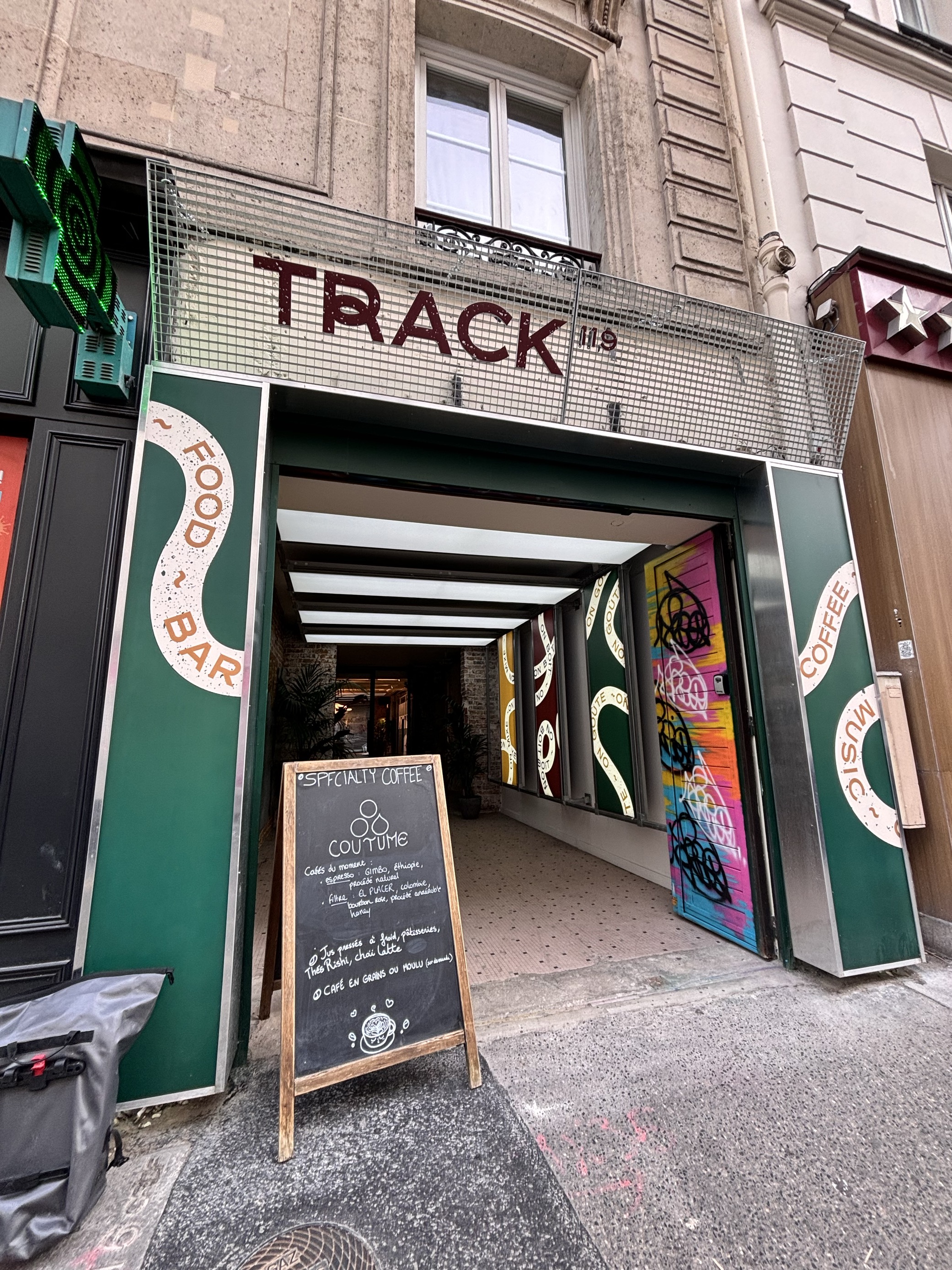 Coffee shops Coutume Paris